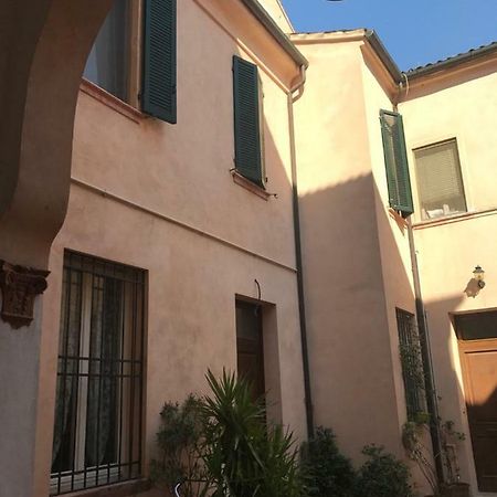 Apartmán Elena Ferrara Exteriér fotografie
